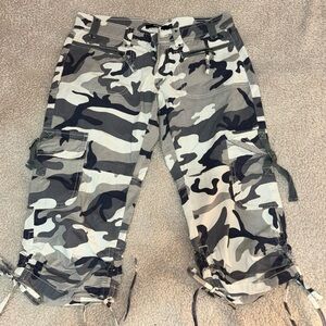 Jaded London Camouflage Cargo Capris Size Small (run big)